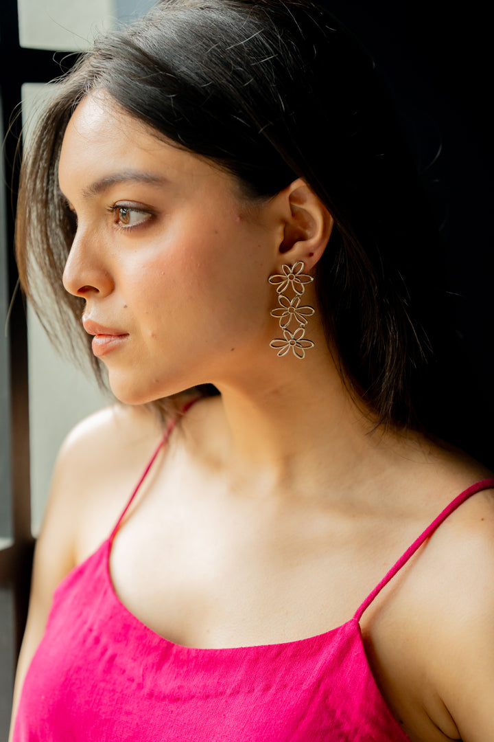 house of chi - 3 flower danglers - silver