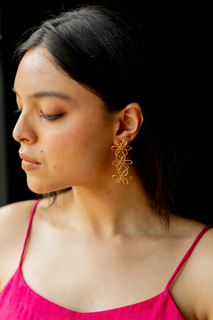 house of chi - 3 flower danglers - gold