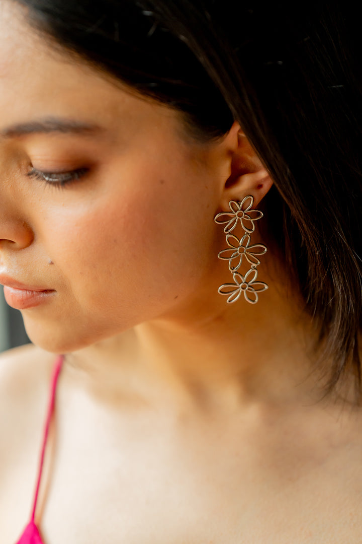 house of chi - 3 flower danglers - silver