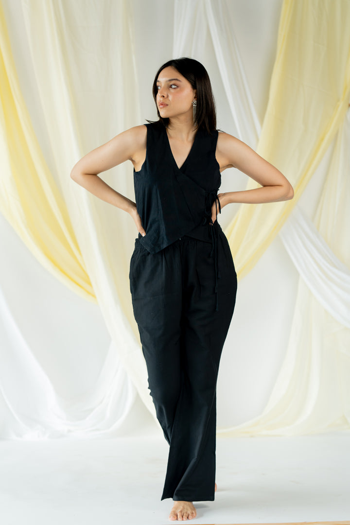 ana vest - black