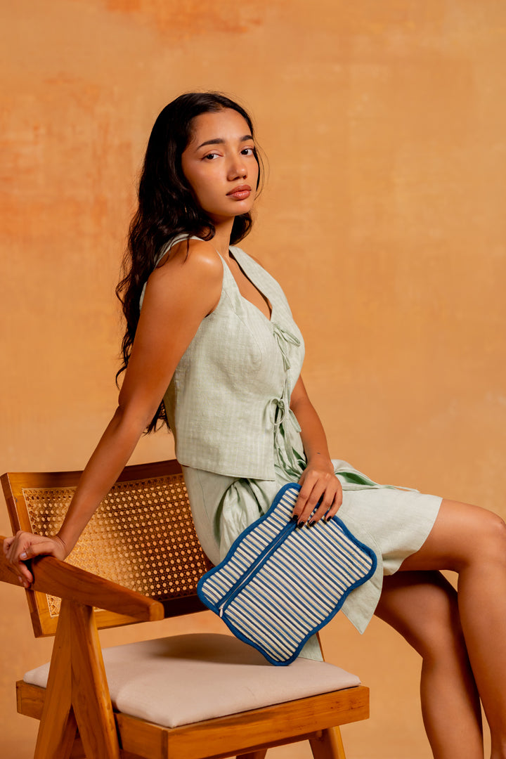 the carry pouch - blue stripes